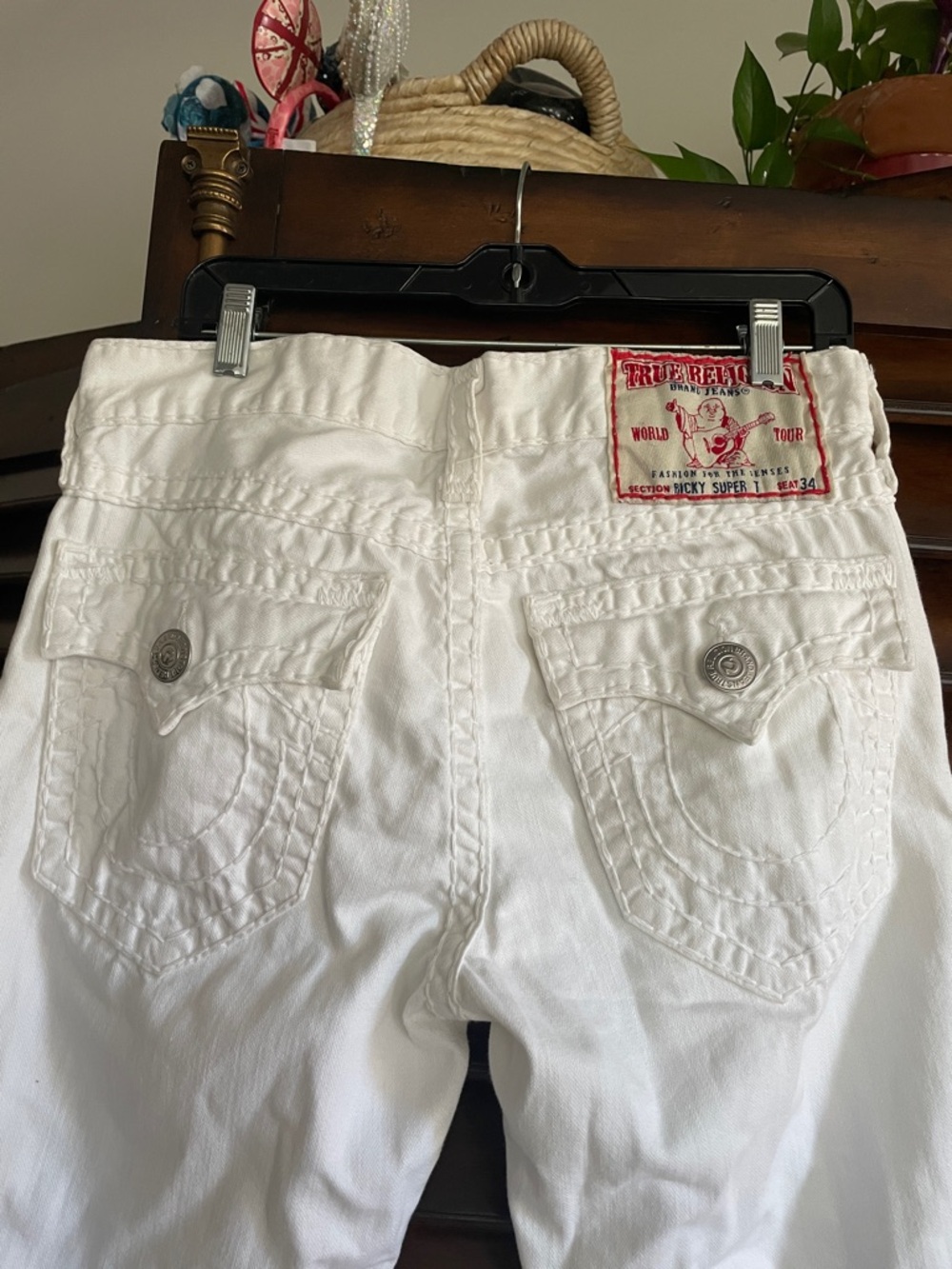 True Religion Ricky White Jeans 31 Silver Buttons 32 Inseam - Picture 9 of 12